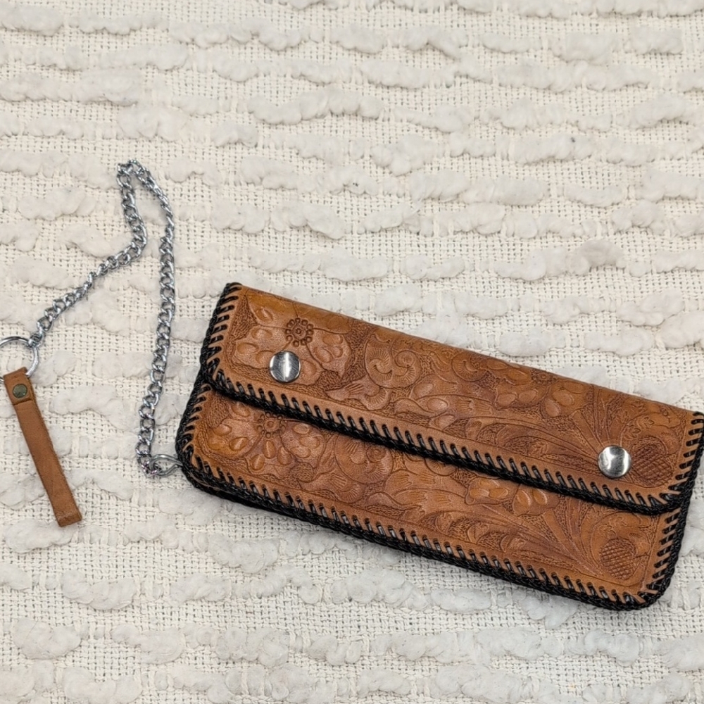 Vintage Handcrafted Brown Tan Tooled Leather Chain Long Wallet With Snaps